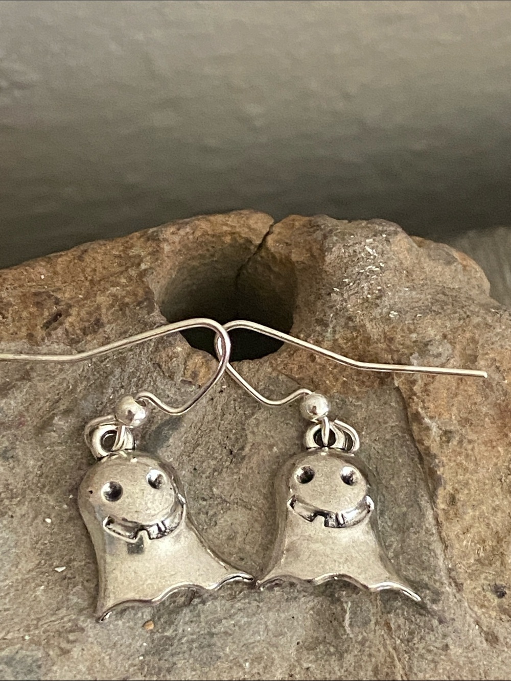 5/$10❤️❤️❤️NEW Handmade Silver Tone Zinc Alloy Ghost Earrings